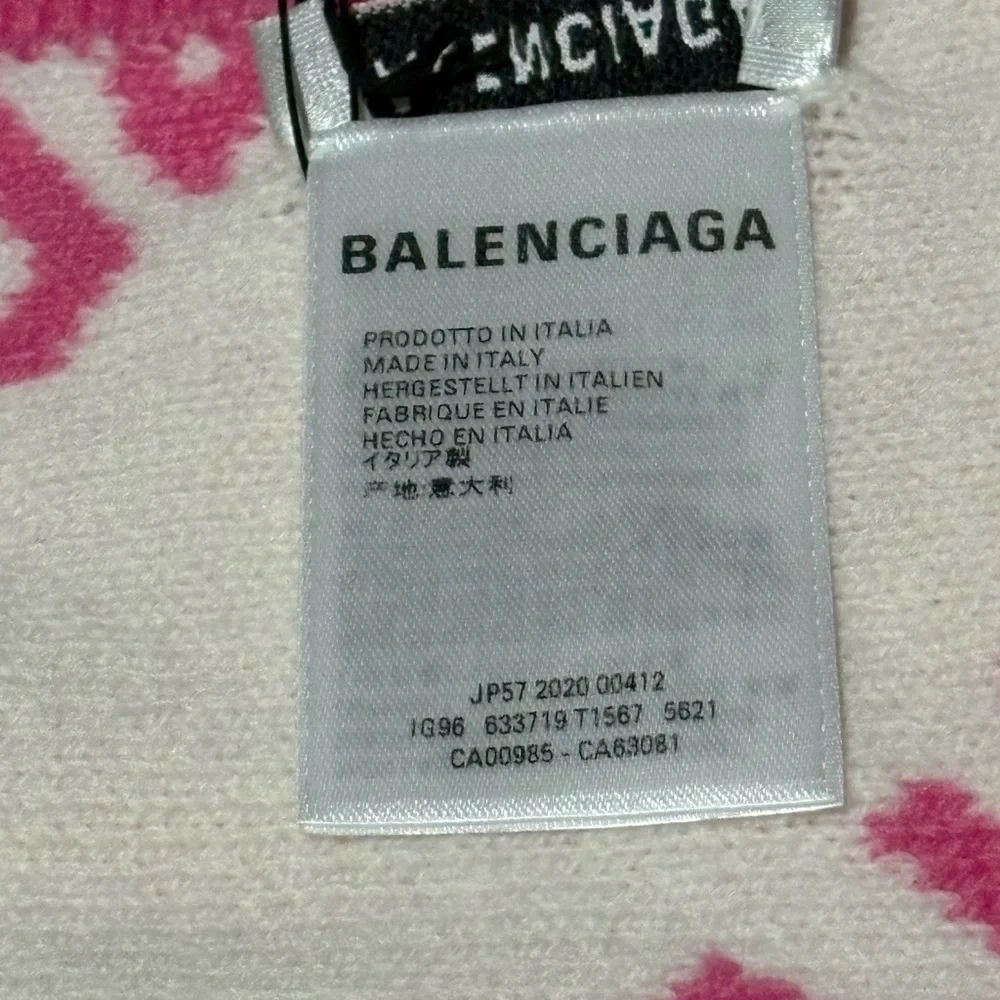 💯 Authentic Balenciaga Pink and White Wool Blend Muffler Scarf NWT - Picture 6 of 8